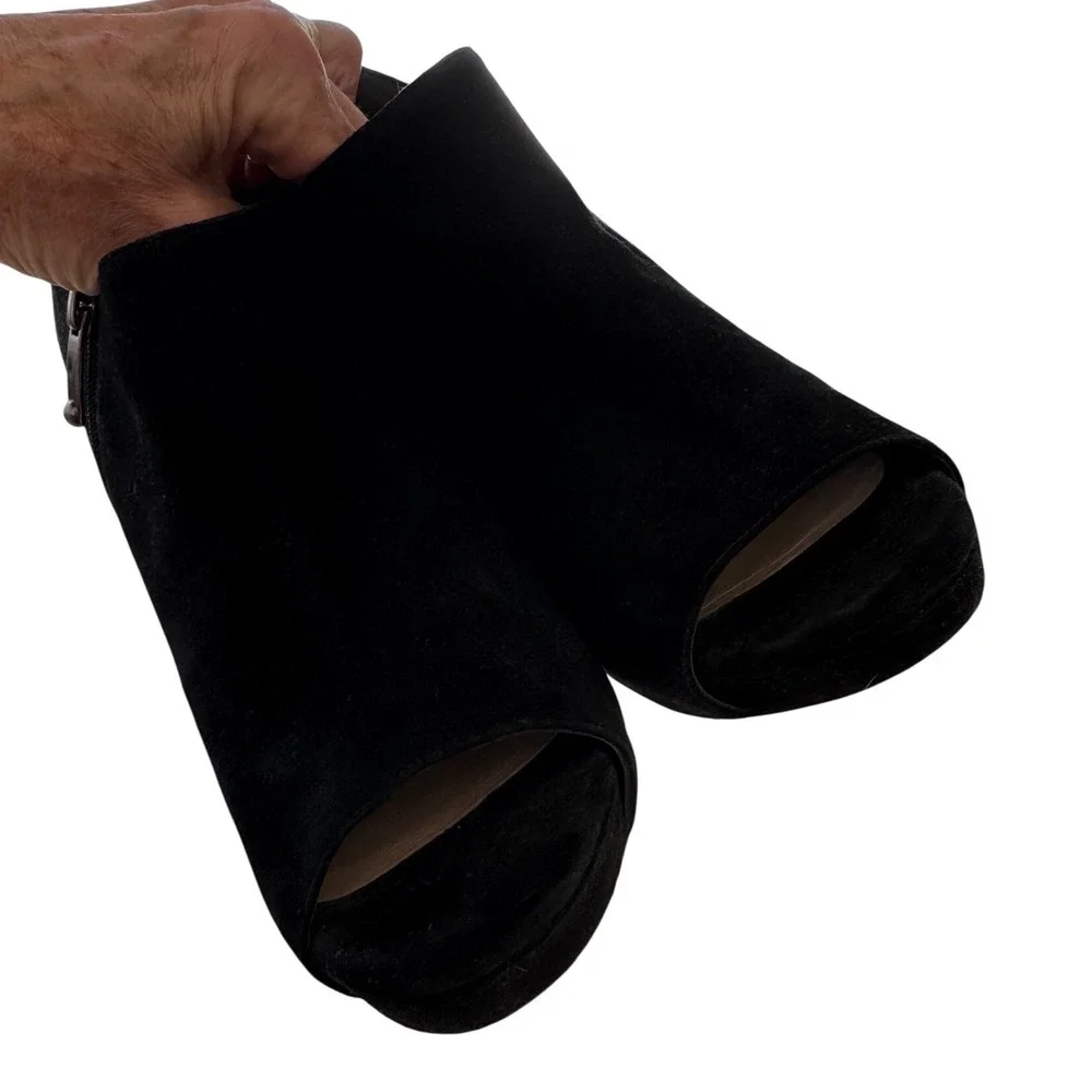 Via Spiga Black Suede Peep Toe Platform Booties 9M Stiletto Heels Grommet Y2K